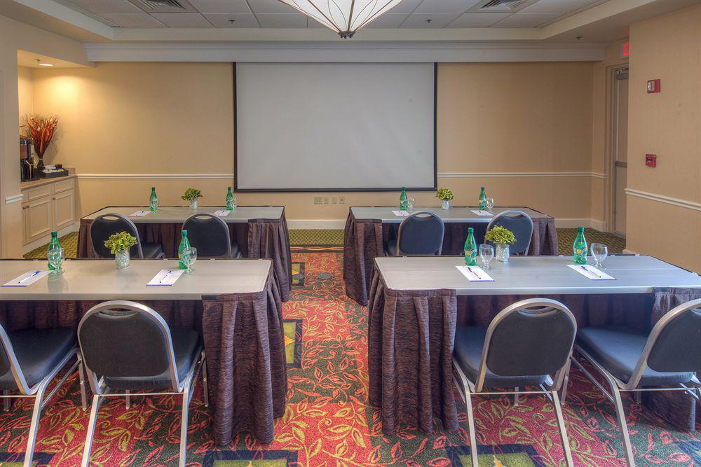 Hilton Garden Inn Norwalk Negocio foto