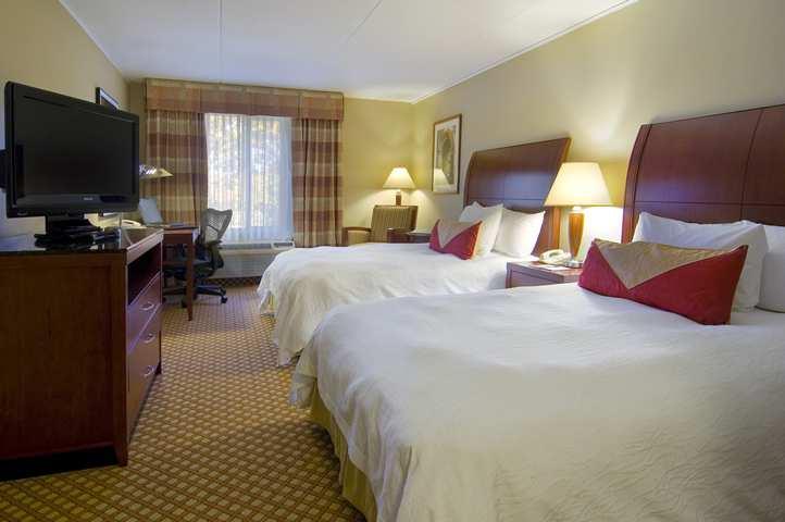Hilton Garden Inn Norwalk Exterior foto