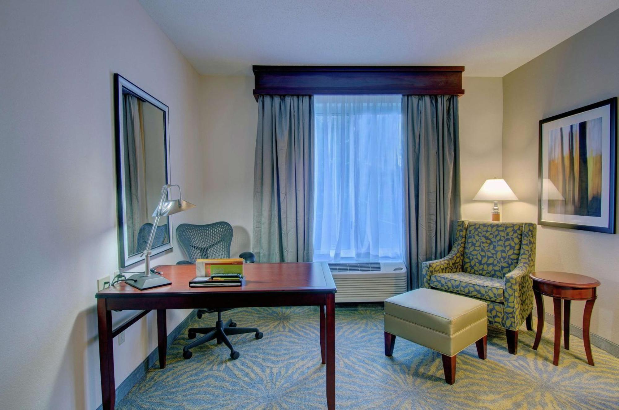 Hilton Garden Inn Norwalk Exterior foto