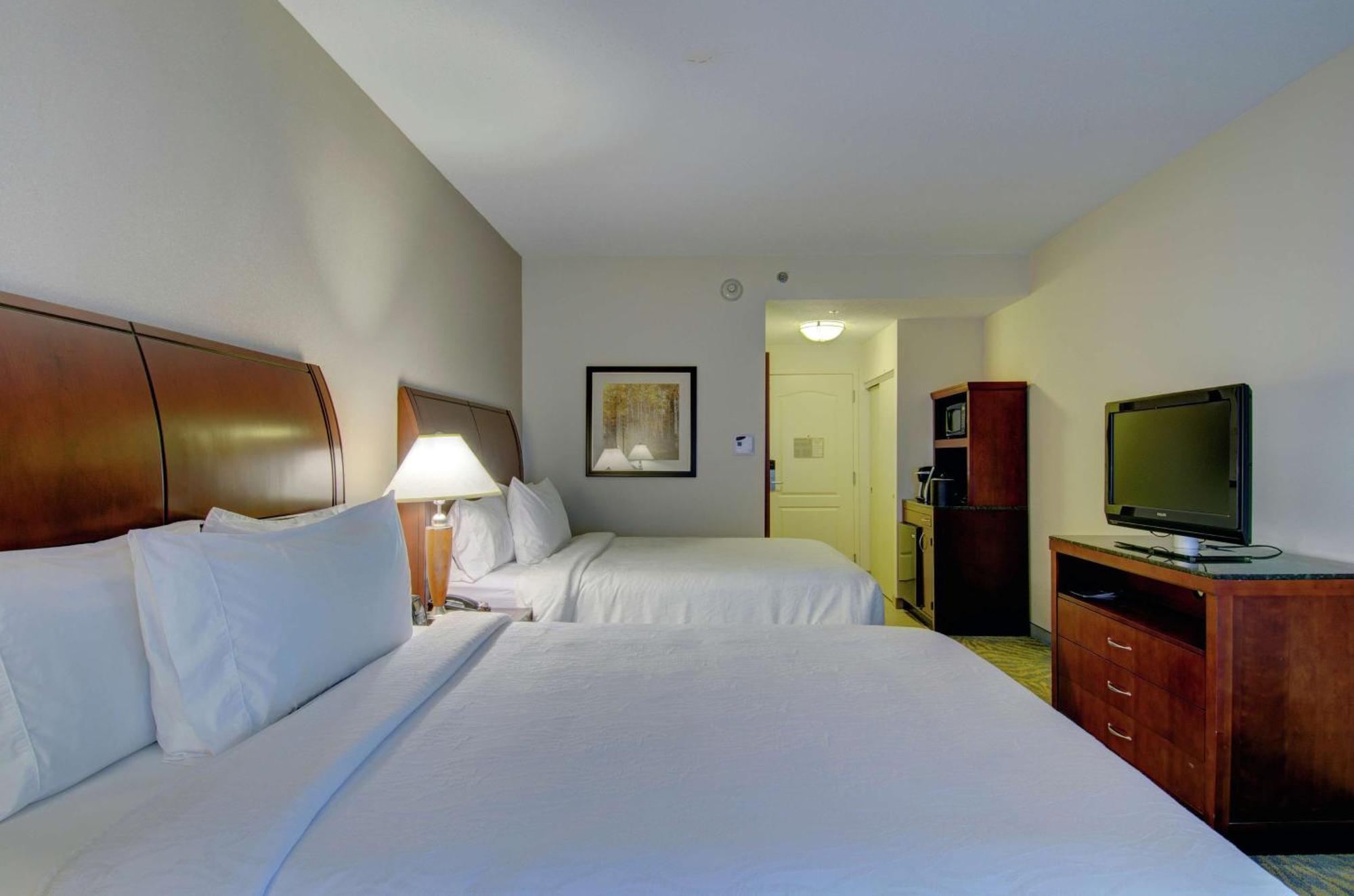 Hilton Garden Inn Norwalk Exterior foto